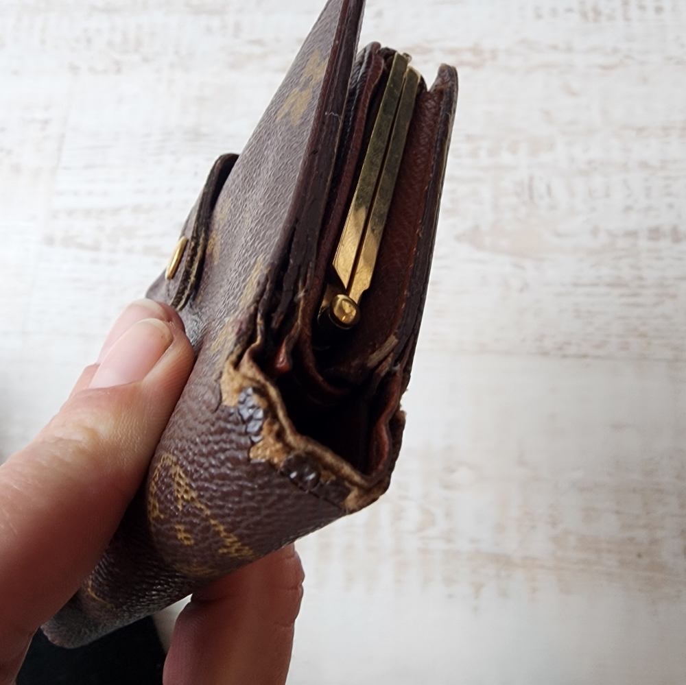 Louis Vuitton kisslock wallet - Picture 7 of 16